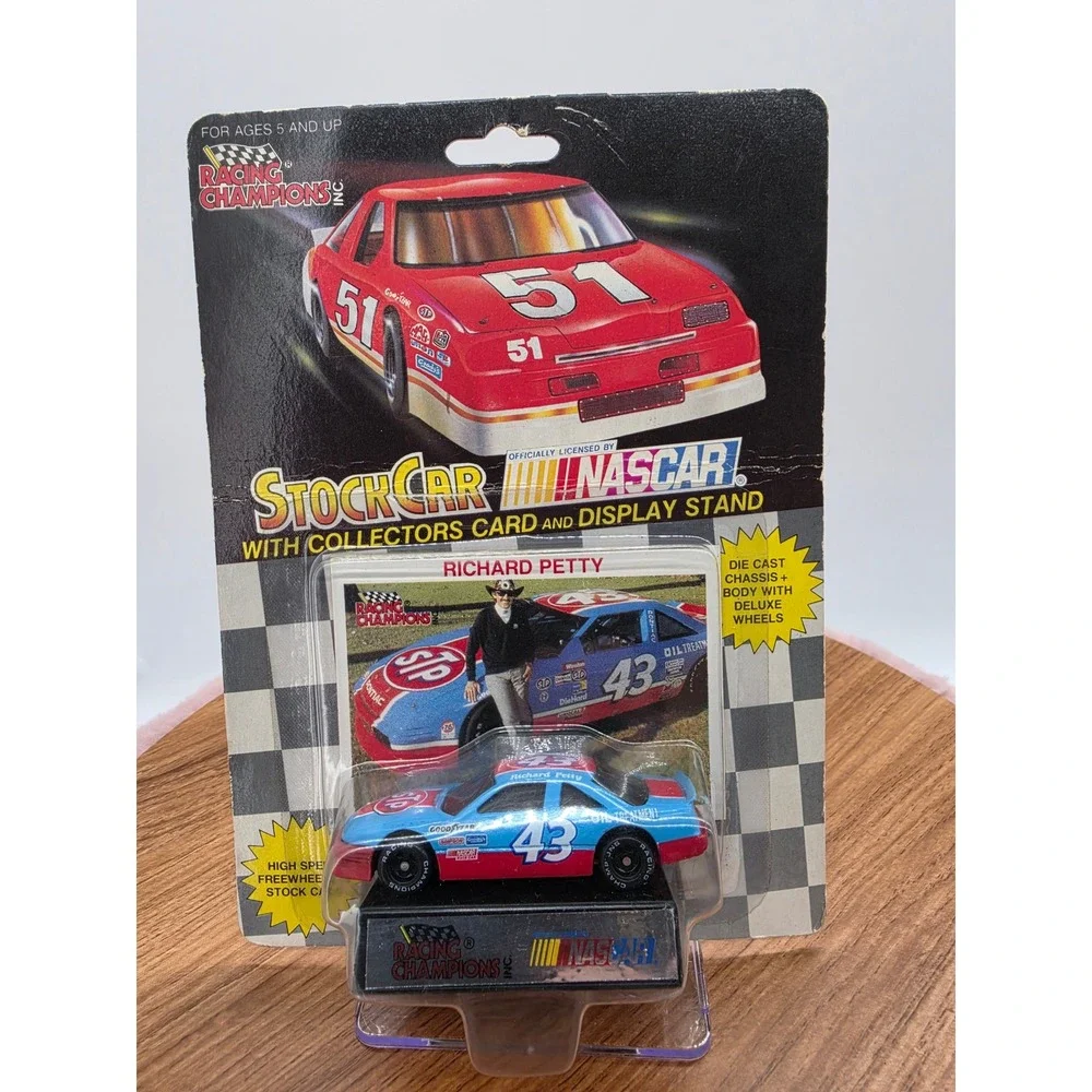 Racing Champions 1991 NASCAR Richard Petty 43 STP Pontiac Die Cast Stock Car New